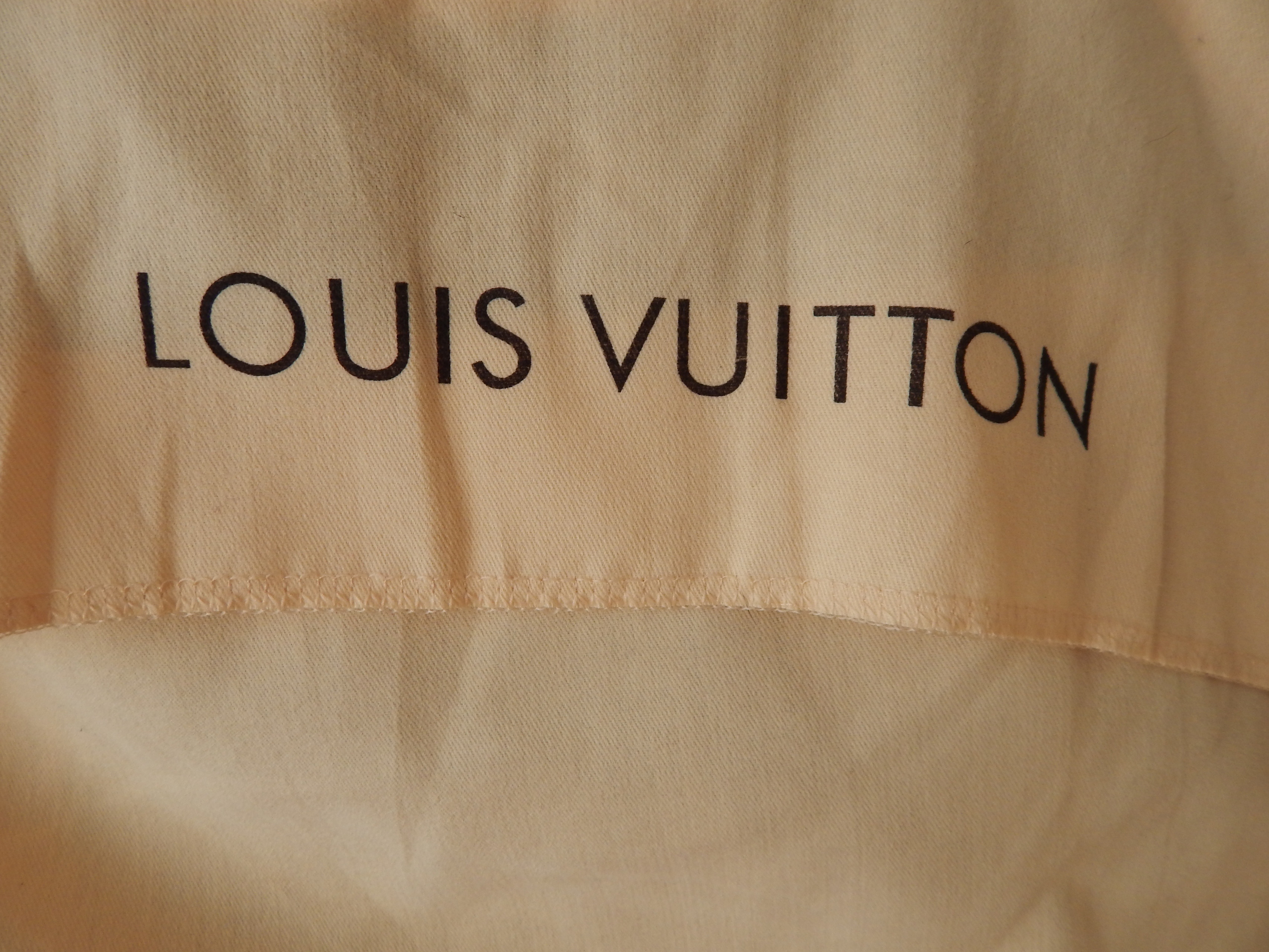 Louis Vuitton Monogram Canvas Galliera GM M56381 Includes Dust Cover & Manufacturers Date Code